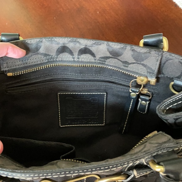 Authentic Coach Hampton Signature Tote Carryall - Picture 5 of 9